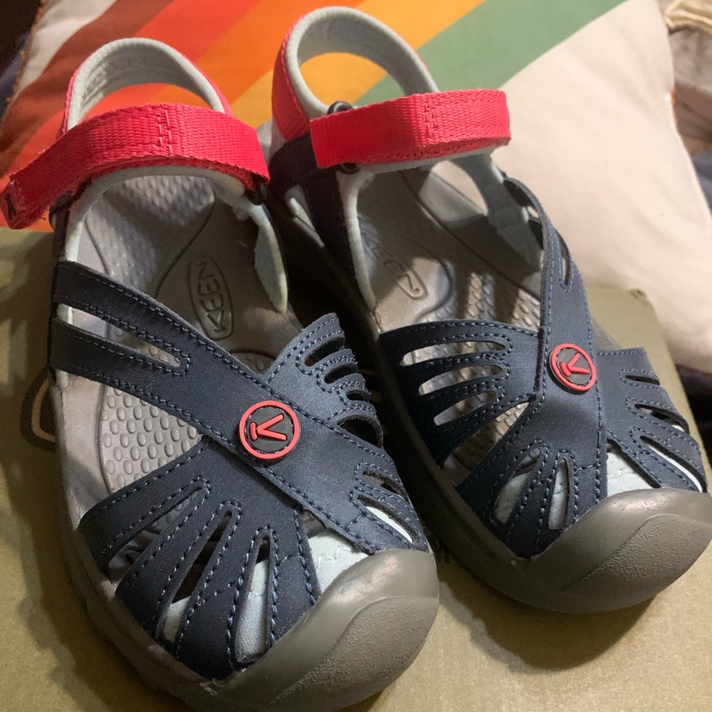 Girls Youth Keen Midnight Navy/Honeysuckle (rose)  Size 1